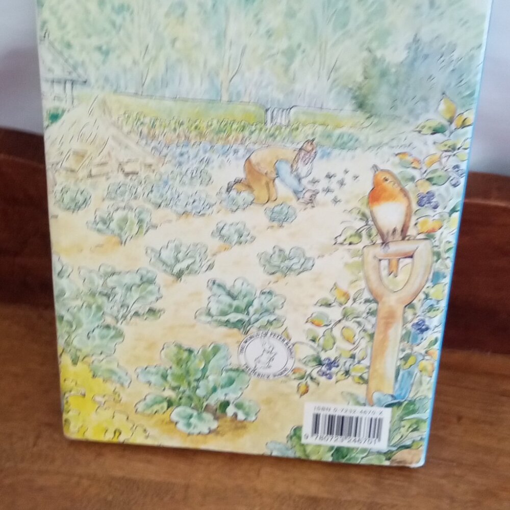2 Children's Books - Picture 6 of 7